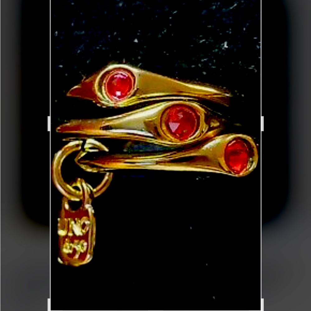 UNO de 50 Triple Stack Gold Rings w/Garnets SIZE 5